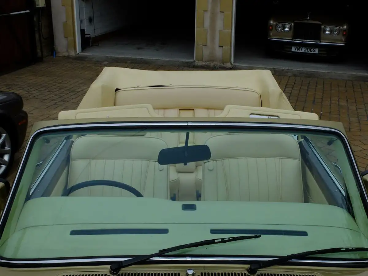 1985-rolls-royce-corniche-68-big-20