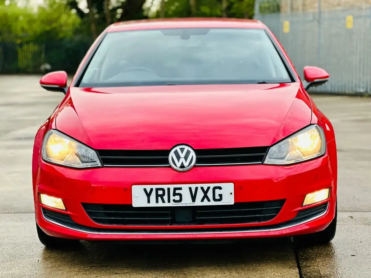 2015-volkswagen-golf-20tdi-gt-hatchback-5d-big-5