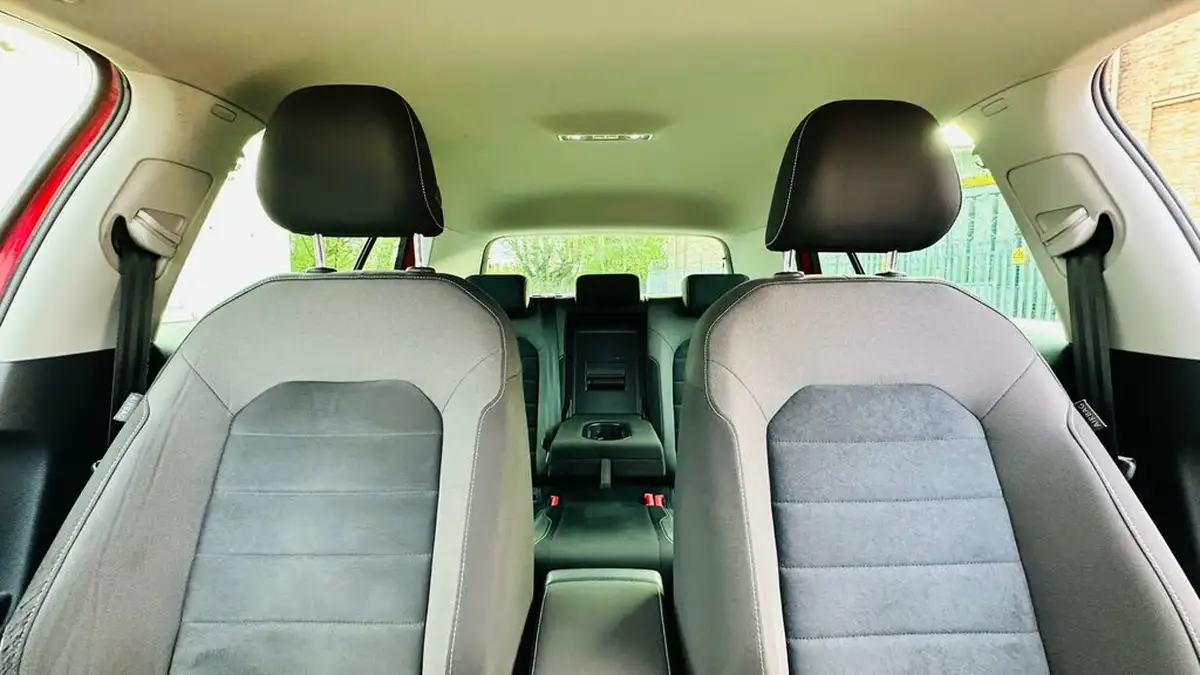 2015-volkswagen-golf-20tdi-gt-hatchback-5d-big-29