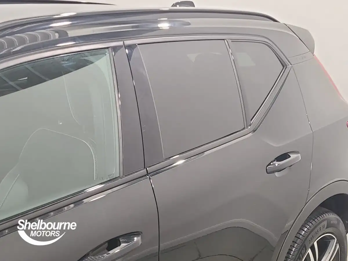 2020-volvo-xc40-15-t3-r-design-big-24