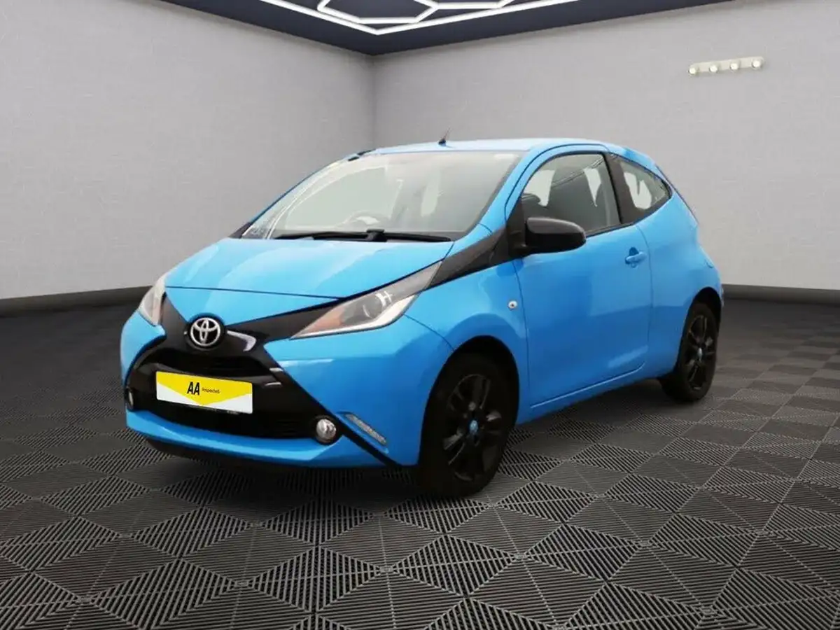 2015-toyota-aygo-10-vvt-i-x-cite-2-69bhp-x-nav-3d-big-2