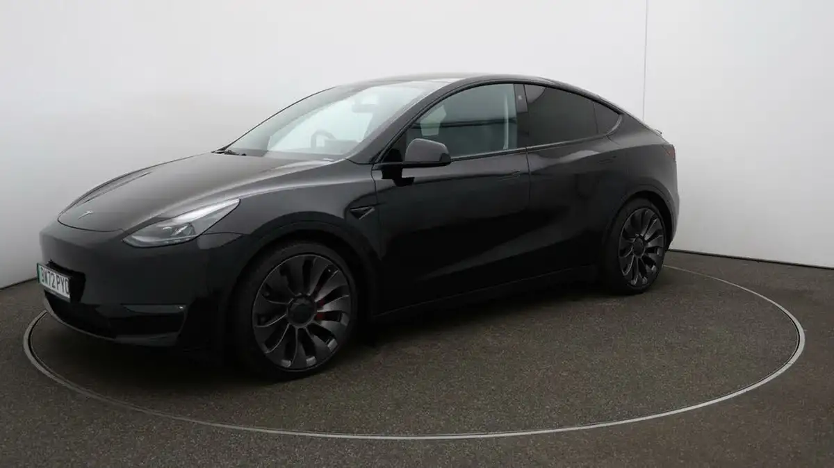 2023-tesla-model-y-e-performance-big-60