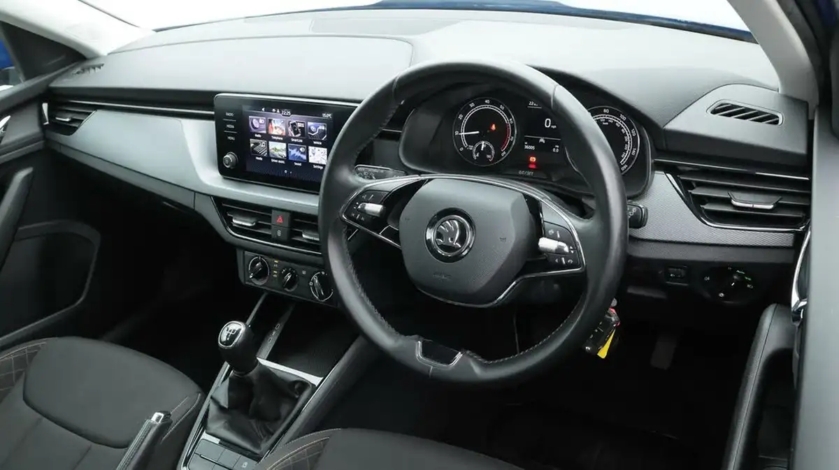 2021-skoda-kamiq-10-tsi-se-95ps-big-9