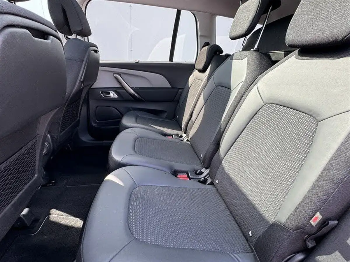 2022-citroen-grand-c4-spacetourer-12-puretech-shine-eat8-big-19