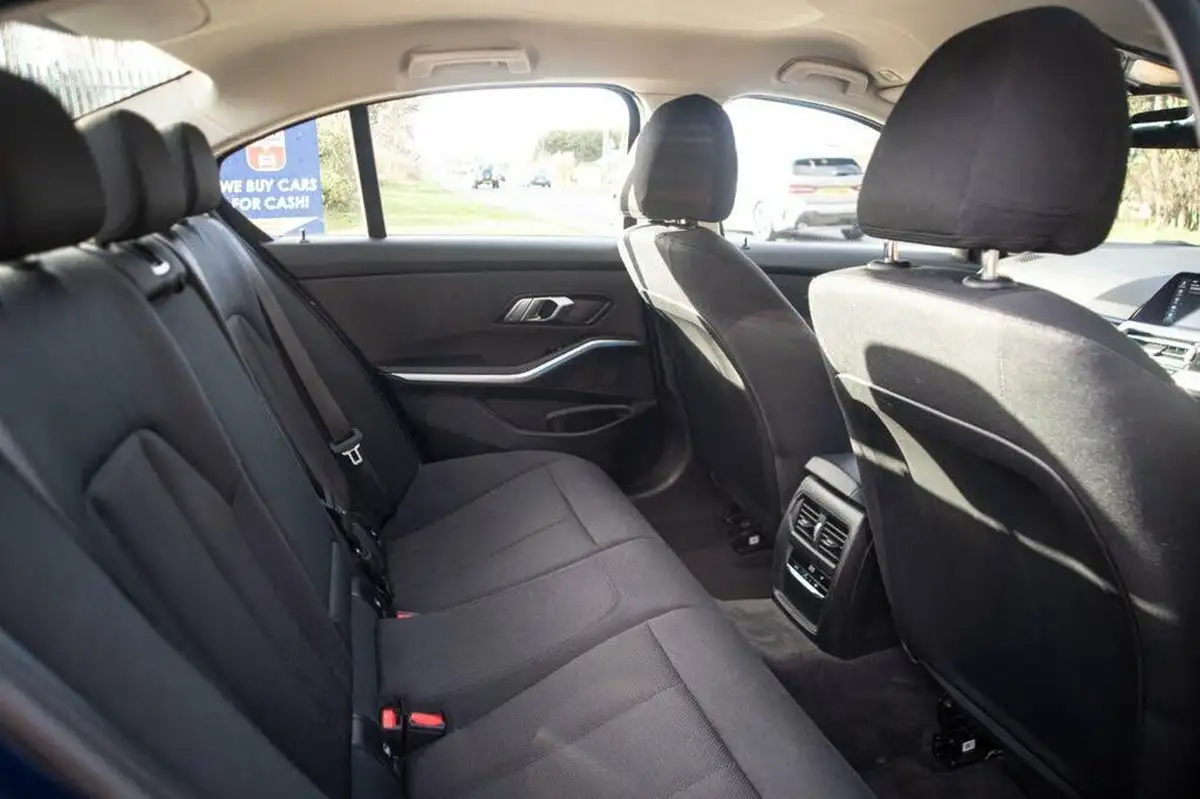 2020-bmw-3-series-20-330e-se-pro-saloon-4d-big-30