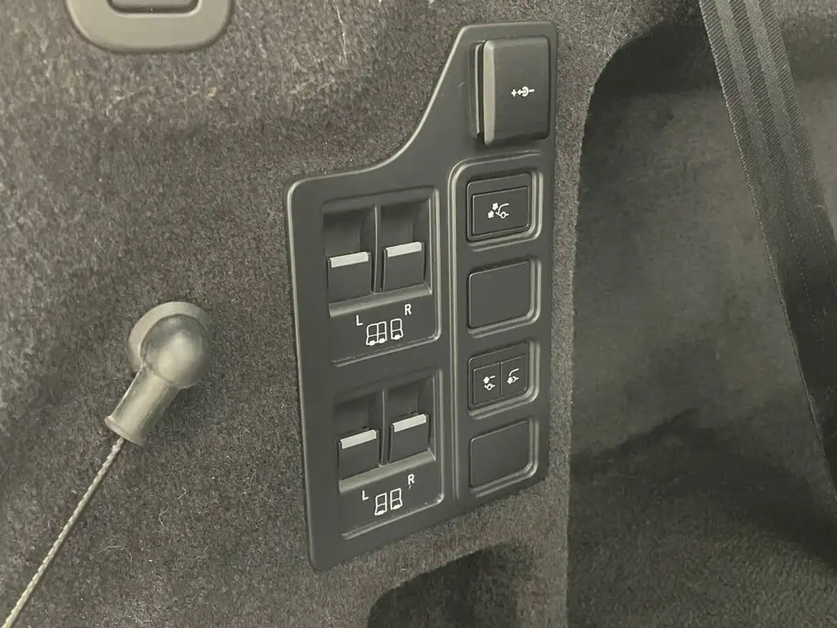 2021-land-rover-discovery-30-d300-r-dynamic-hse-big-56