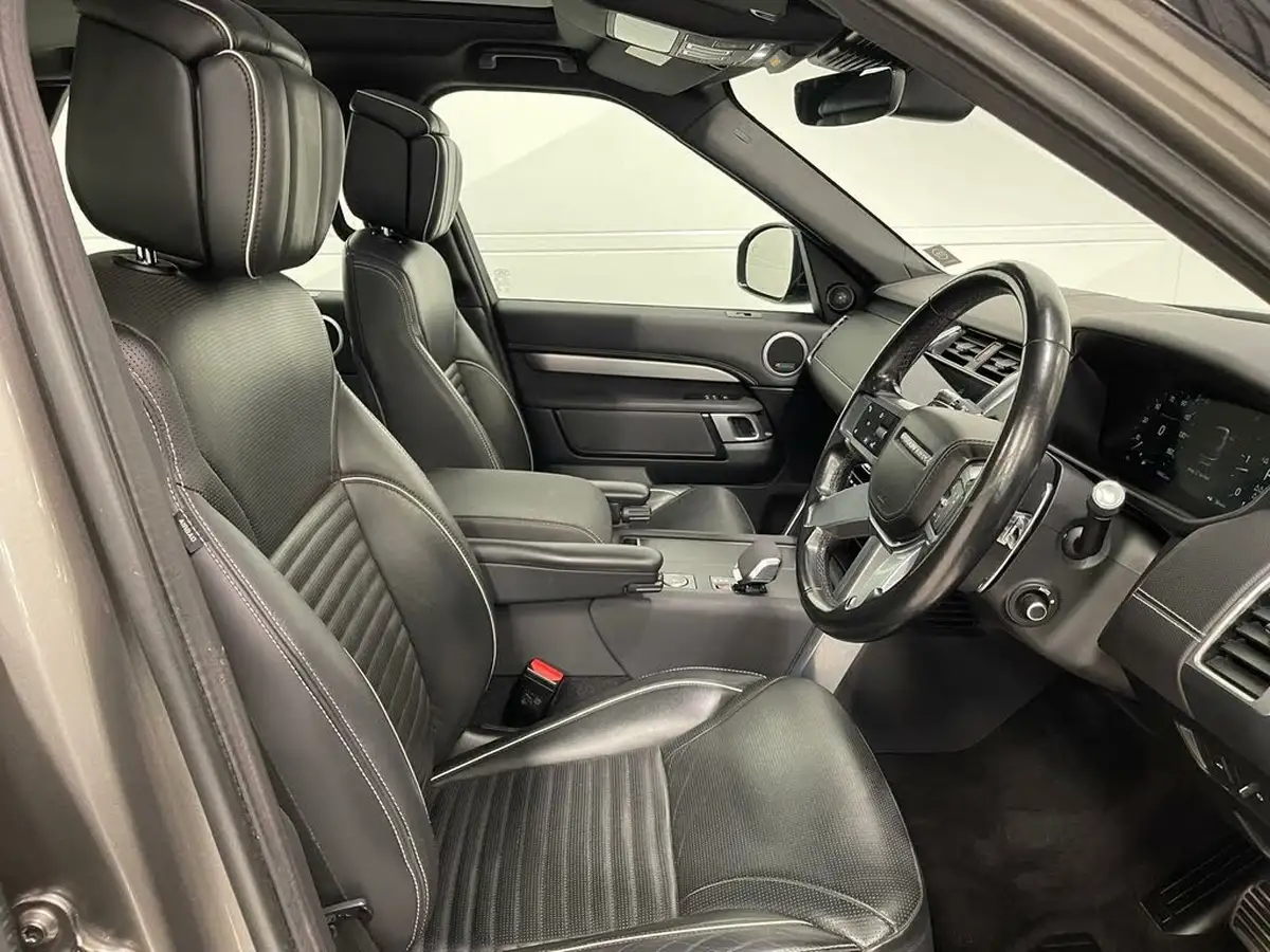 2021-land-rover-discovery-30-d300-r-dynamic-hse-big-32