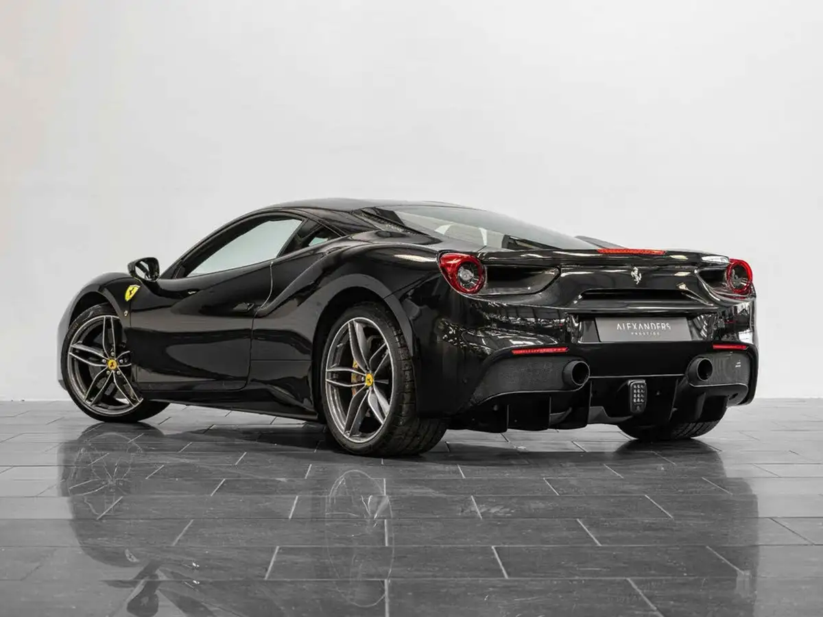 2017-ferrari-488-39-488-gtb-big-7