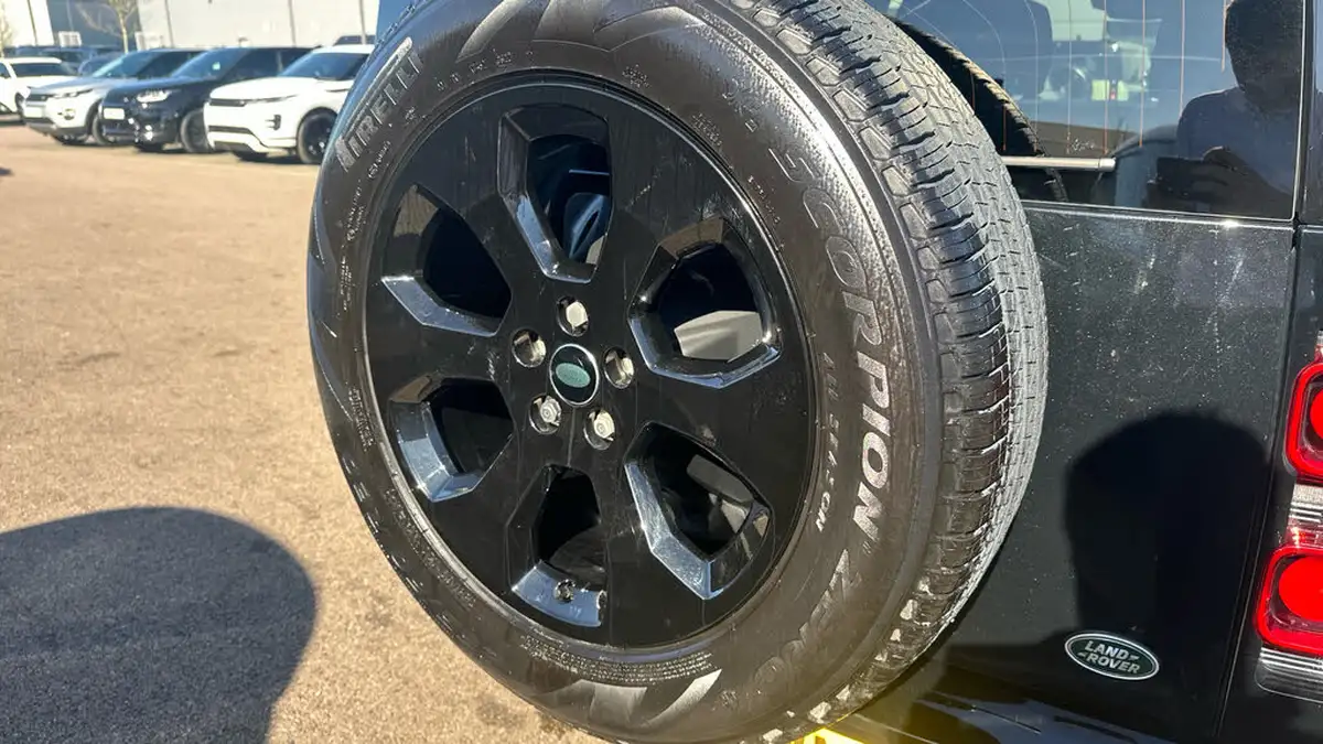 2022-land-rover-110-defender-20-p400e-x-dynamic-se-big-19