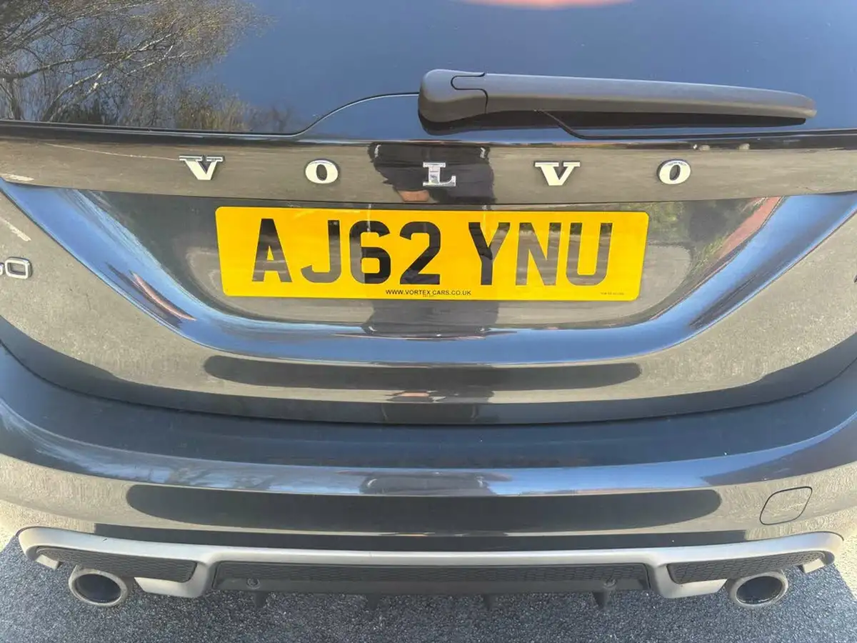 2013-volvo-v60-16td-d2-r-design-nav-big-16
