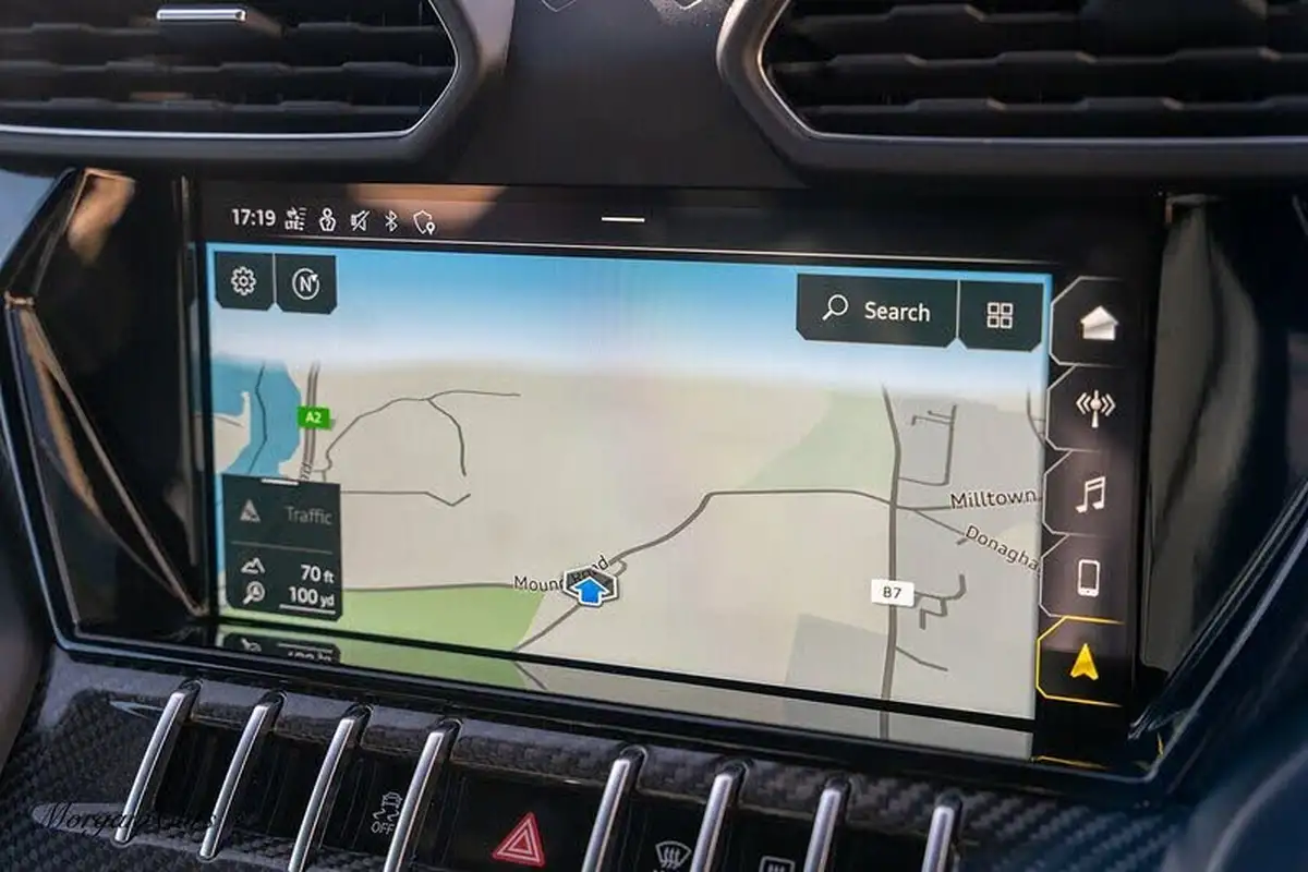 2021-lamborghini-urus-40-no-trim-big-62