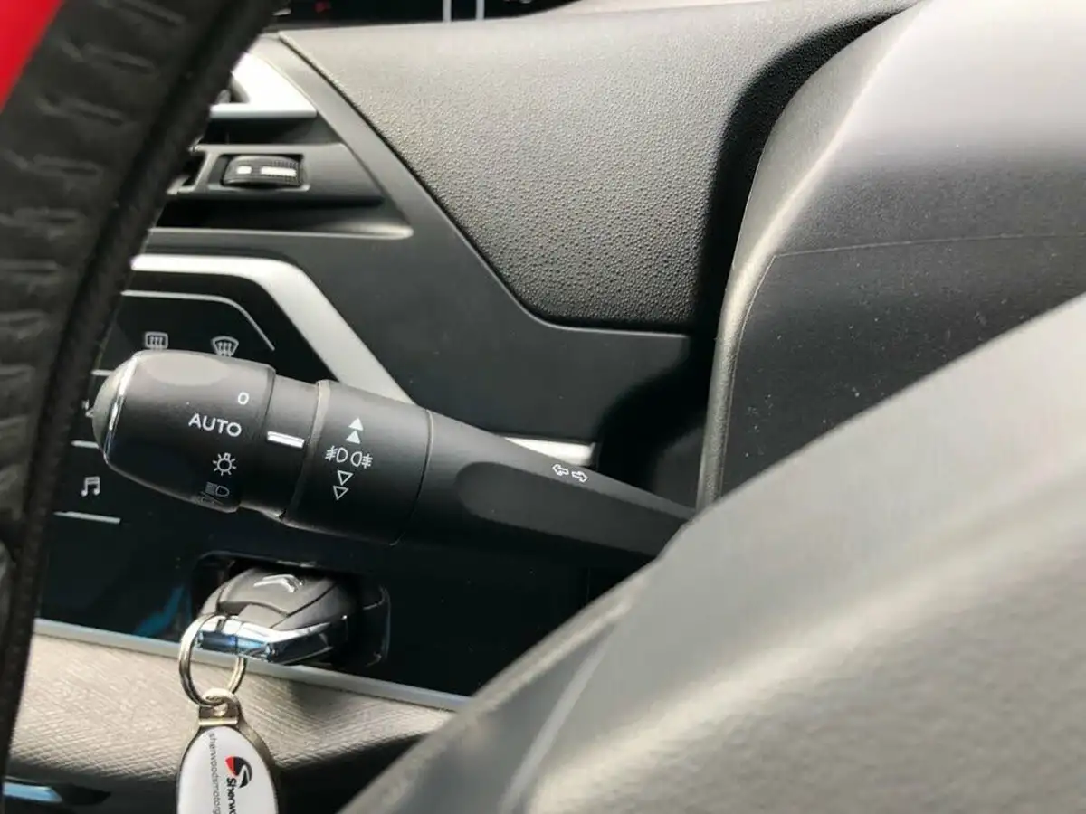 2019-citroen-grand-c4-spacetourer-15bluehdi-feel-big-43