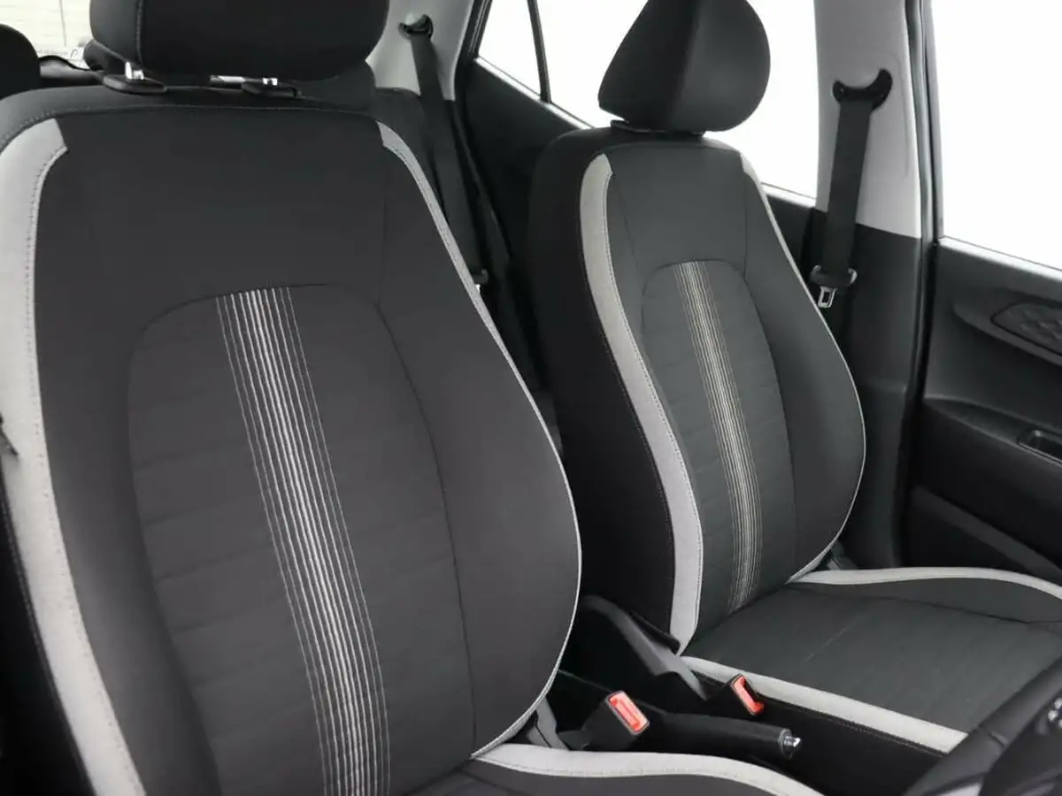 2022-hyundai-i10-12-se-connect-big-9