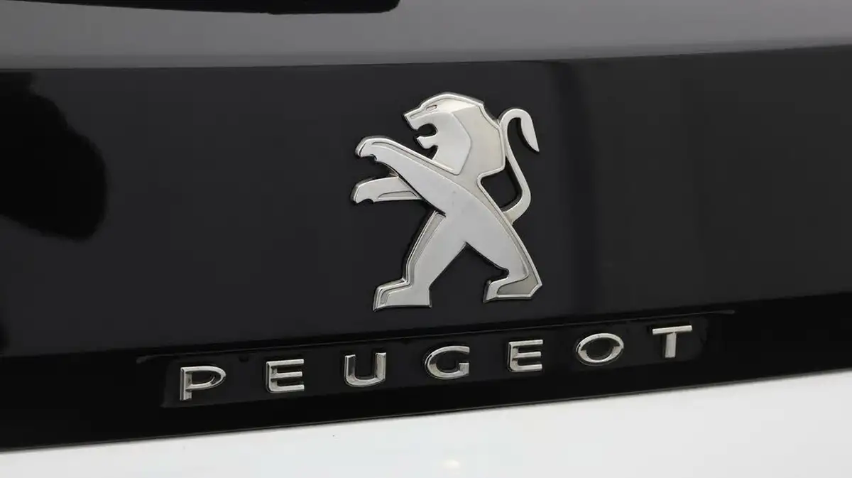 2019-peugeot-3008-suv-12-puretech-gt-line-big-19