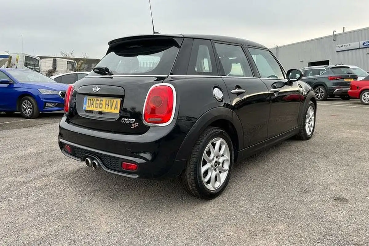 2016-mini-cooper-20td-cooper-sd-170bhp-ss-hatchback-5d-big-39