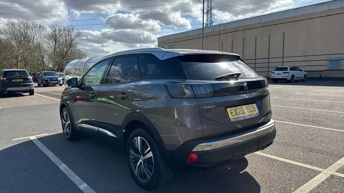 2022-peugeot-3008-suv-12-puretech-allure-premium-eat8-big-4