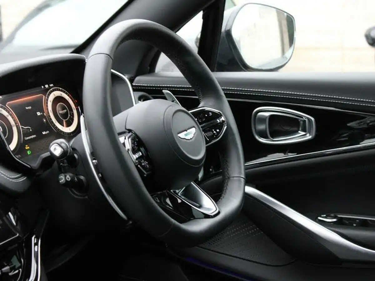 2024-aston-martin-dbx-40-v8-big-16