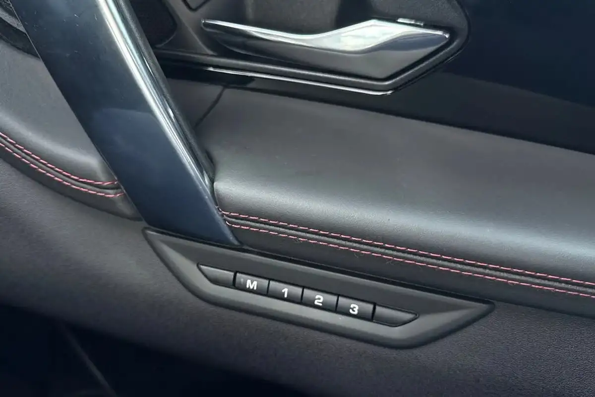 2023-land-rover-discovery-sport-20-d200-dynamic-hse-big-25