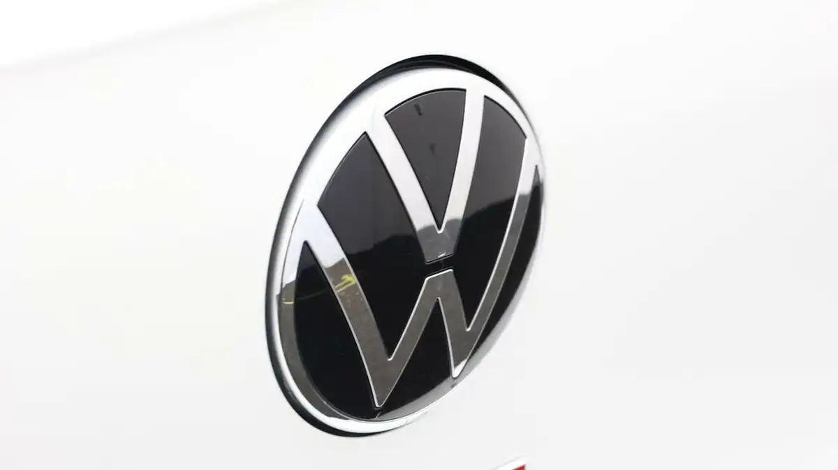 2024-volkswagen-golf-20-tsi-gti-245ps-big-19