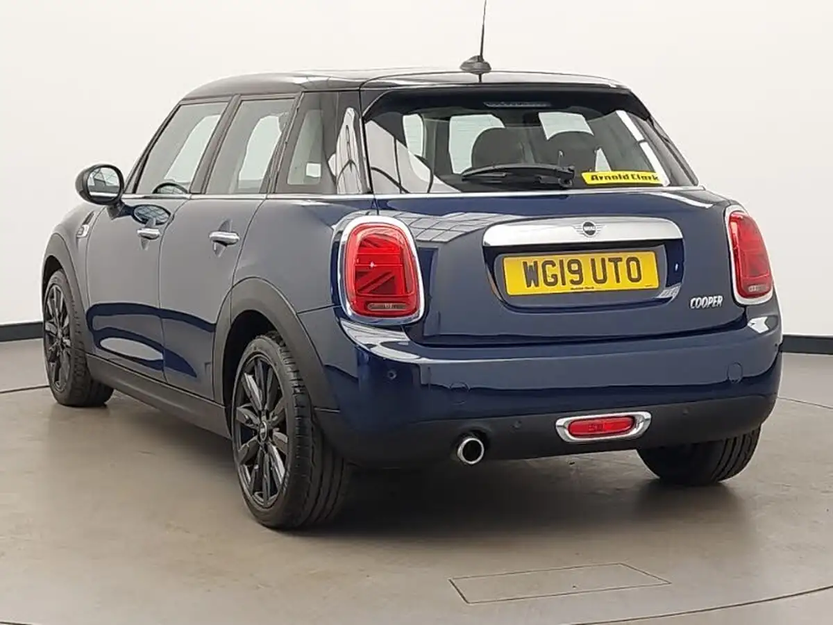 2019-mini-cooper-15-cooper-exclusive-134bhp-hatchback-5d-big-1