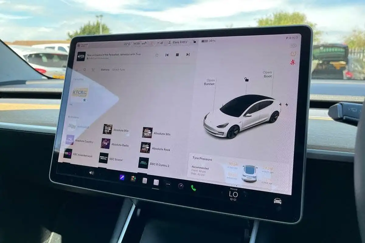 2020-tesla-model-3-e-long-range-big-26