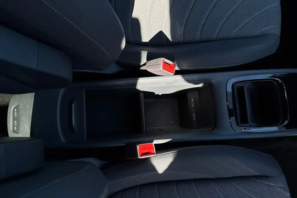 2024-volkswagen-id3-e-pro-match-59kwh-big-39