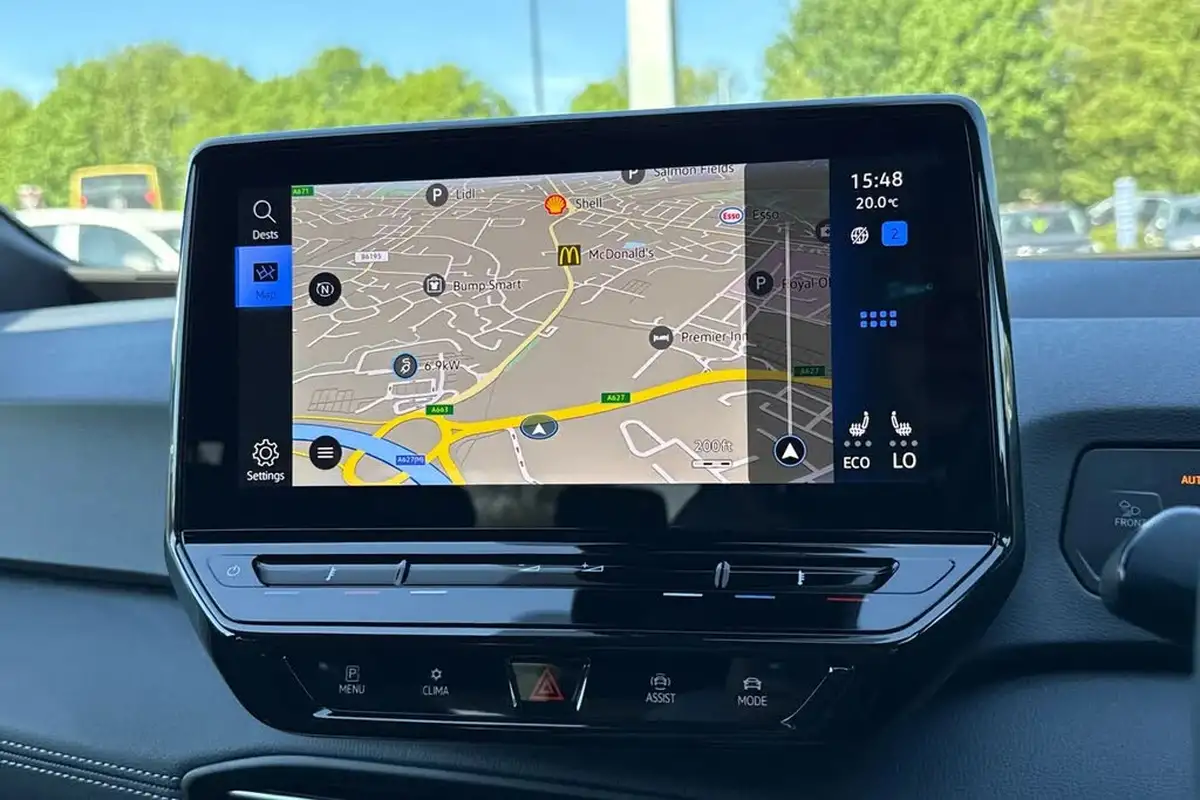 2024-volkswagen-id3-e-pro-match-59kwh-big-15