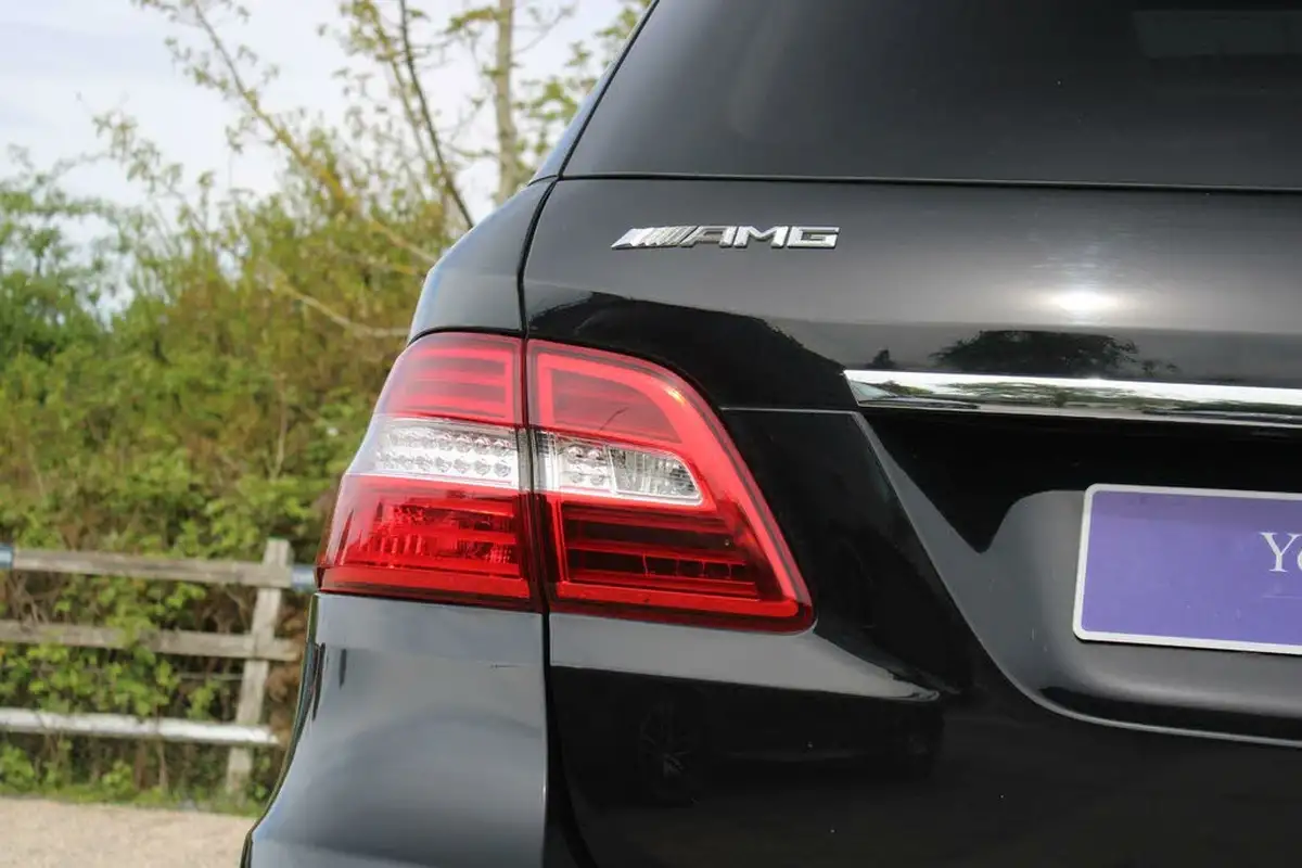 2014-mercedes-benz-m-class-55-ml63-amg-518bhp-speedshift-plus-7g-tronic-big-39