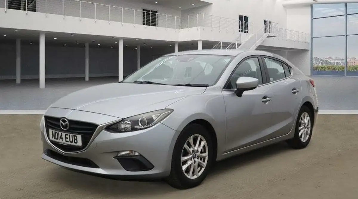 2014-mazda-mazda3-20-se-fastback-4d-big-2