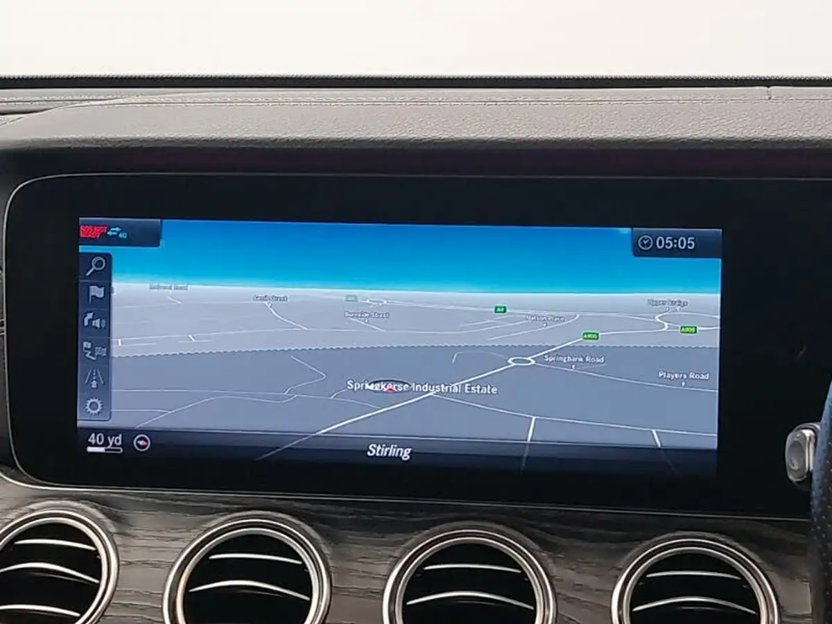 2019-mercedes-benz-e-class-20d-e220d-amg-line-edition-premium-estate-5d-big-10