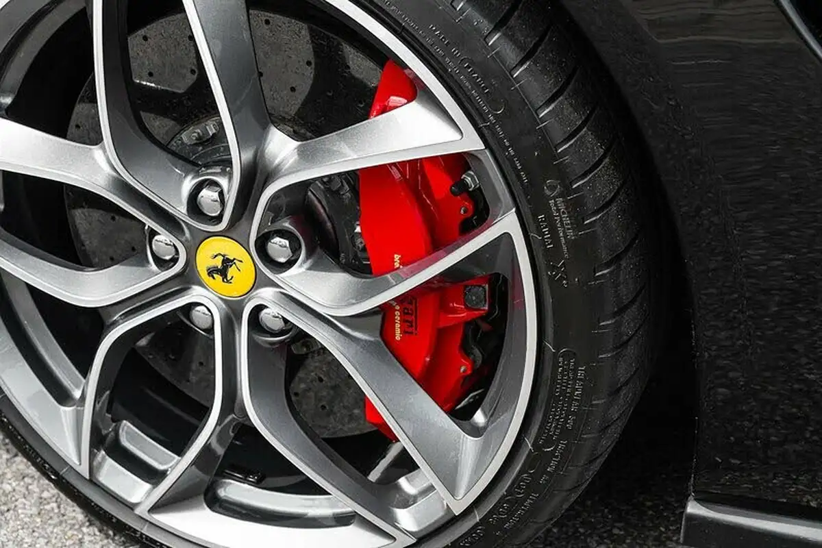 2018-ferrari-gtc4lusso-t-v8-603-bhp-big-25