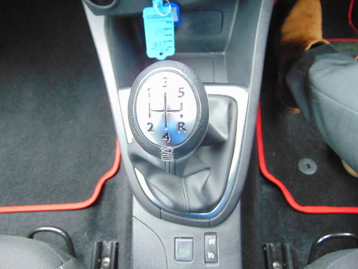 2016-renault-clio-09-tce-dynamique-s-nav-big-35