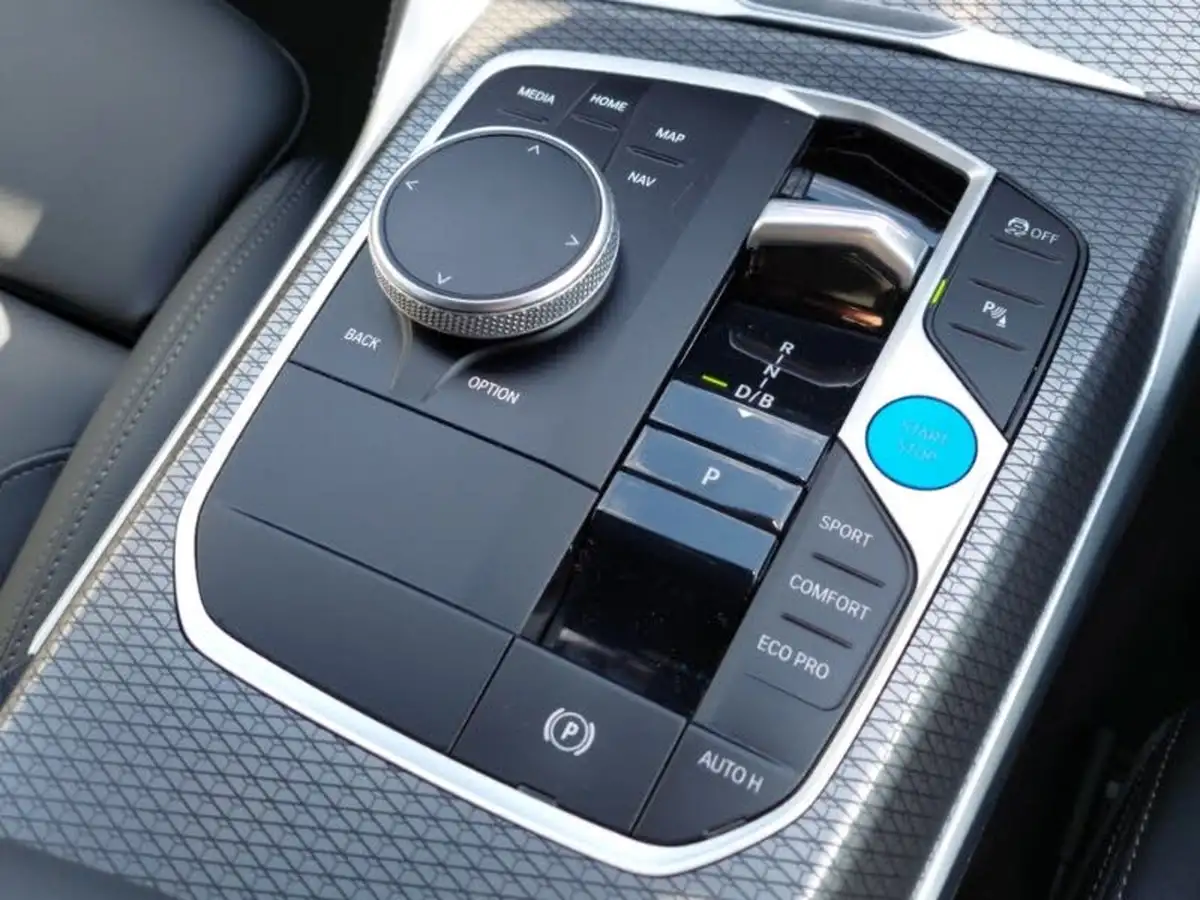 2023-bmw-i4-e-edrive35-m-sport-big-17
