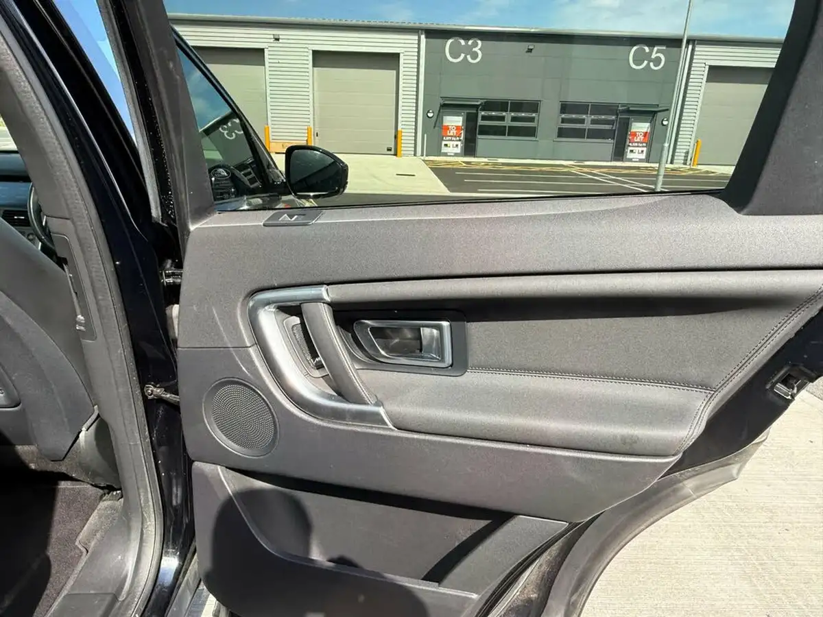 2019-land-rover-discovery-sport-20td4-landmark-big-29