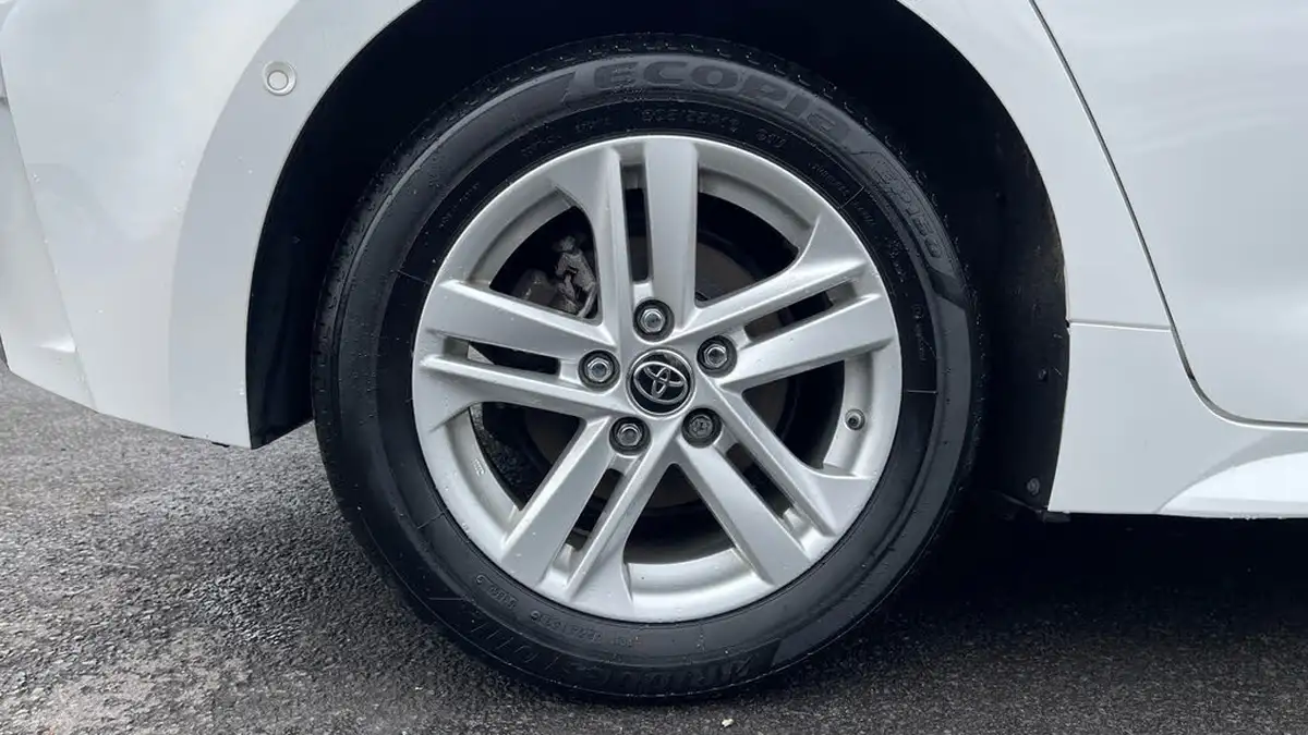 2021-toyota-corolla-18-vvt-i-icon-tech-spare-wheel-hatchback-5d-big-18