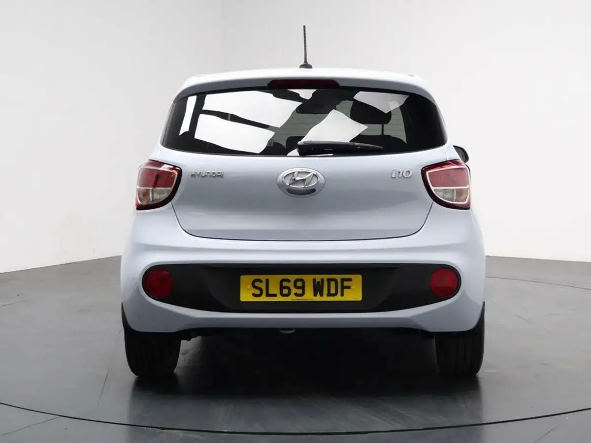 2019-hyundai-i10-10-play-big-10