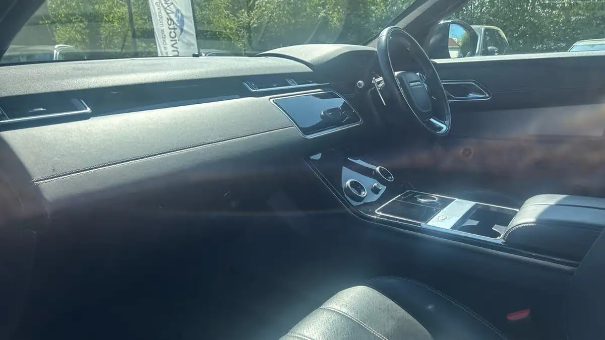 2017-land-rover-range-rover-velar-20-d240-r-dynamic-hse-big-9