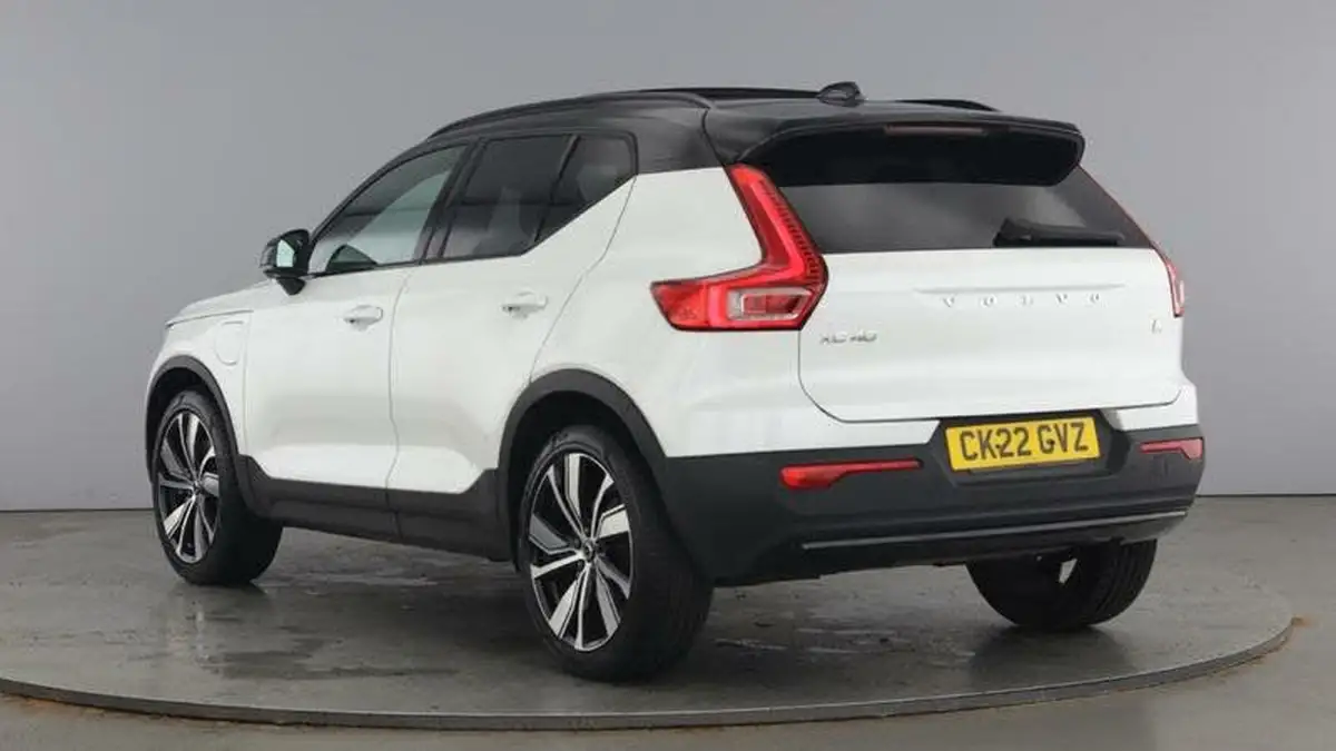 2022-volvo-xc40-15-t5-r-design-pro-big-2
