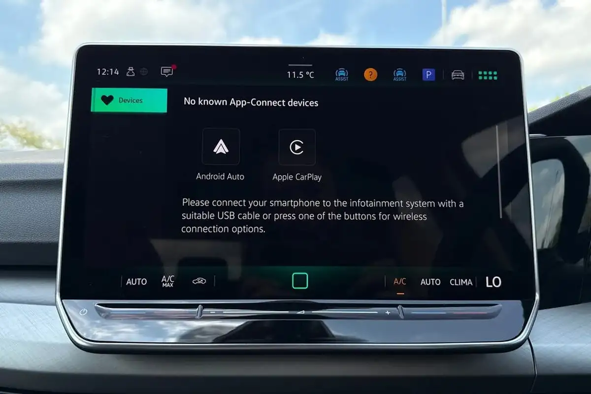 2025-volkswagen-golf-15-etsi-match-big-40