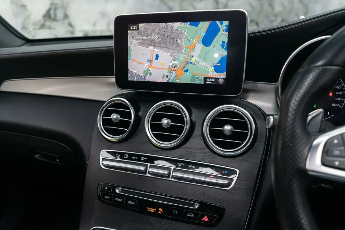2018-mercedes-benz-glc-class-40-glc-amg-63-premiumss-coupe-4d-big-18