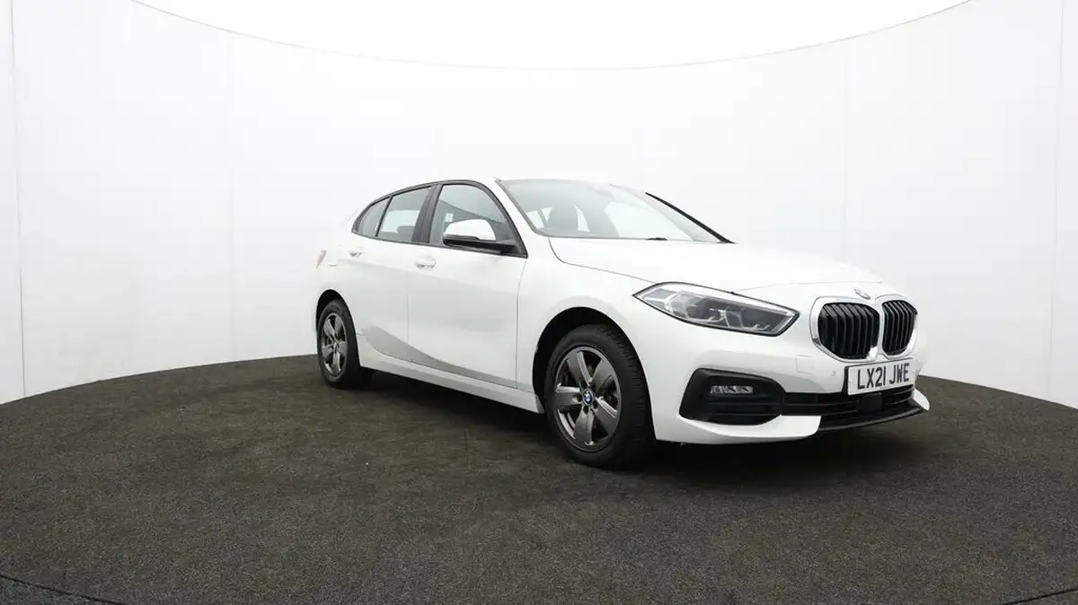 2021-bmw-1-series-15-118i-se-lcp-big-46