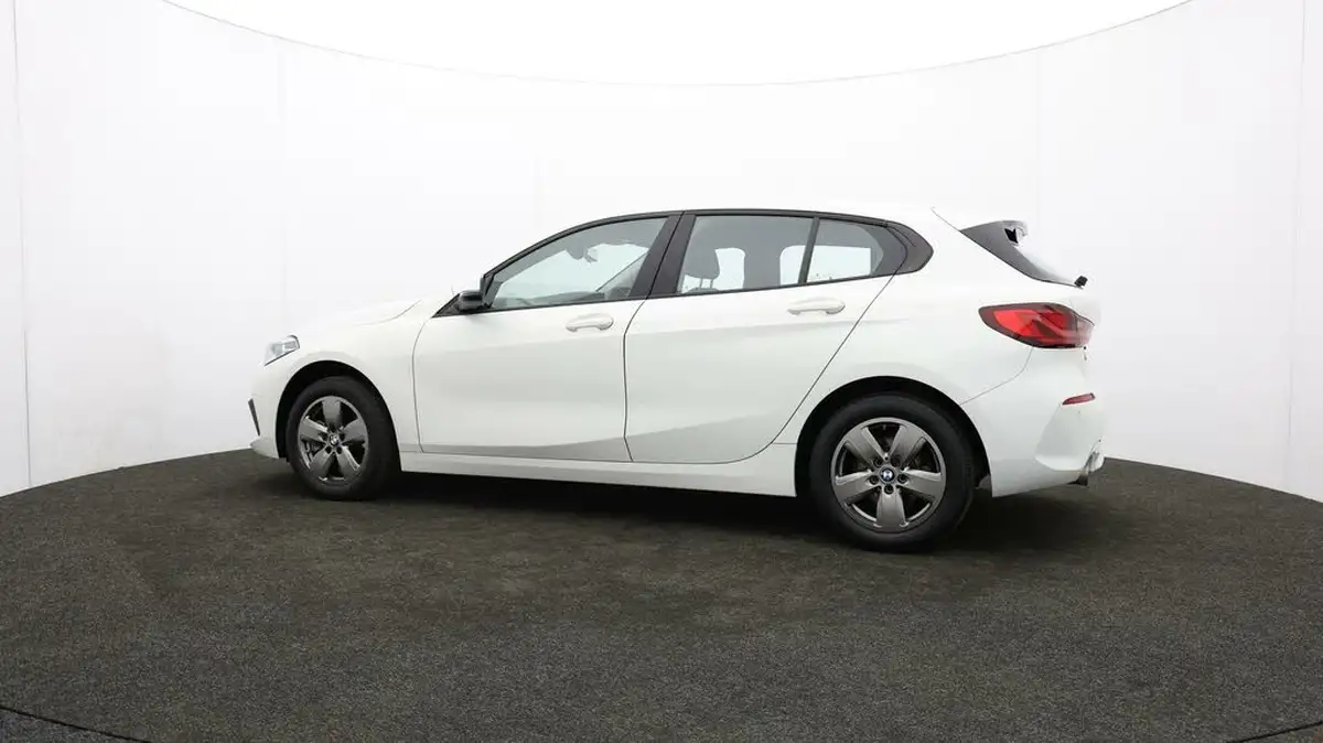 2021-bmw-1-series-15-118i-se-lcp-big-70