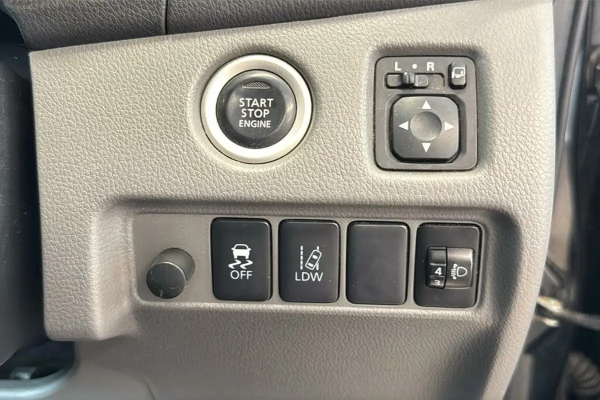 2017-mitsubishi-l200-24di-d-barbarian-svp-auto-big-29