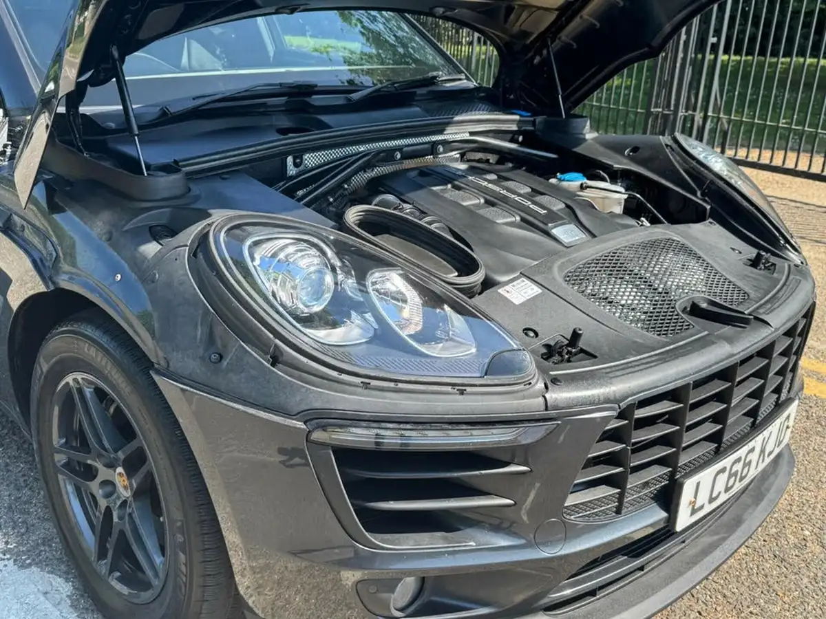 2016-porsche-macan-30td-s-big-40