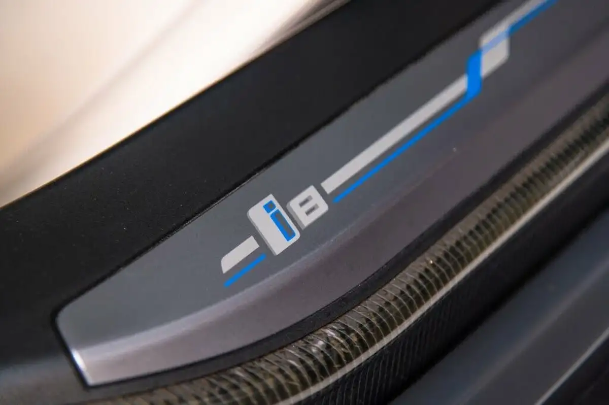 2018-bmw-i8-15-362bhp-coupe-big-29