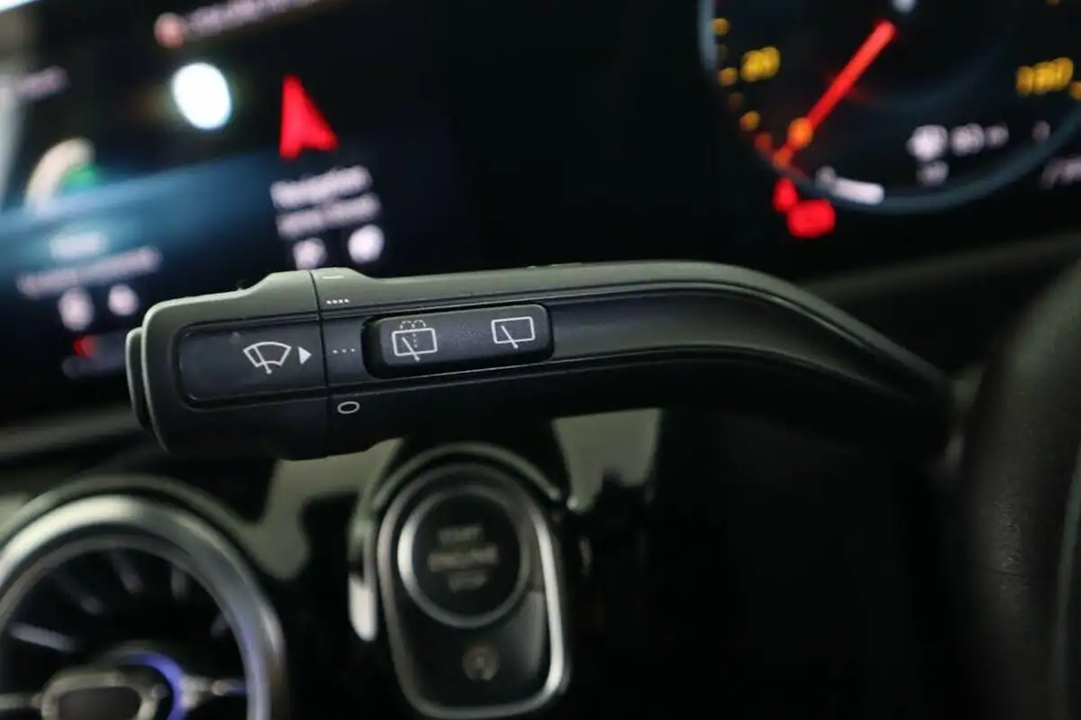 2022-mercedes-benz-a-class-20-a250-amg-line-premium-edition-hatchback-5d-big-19