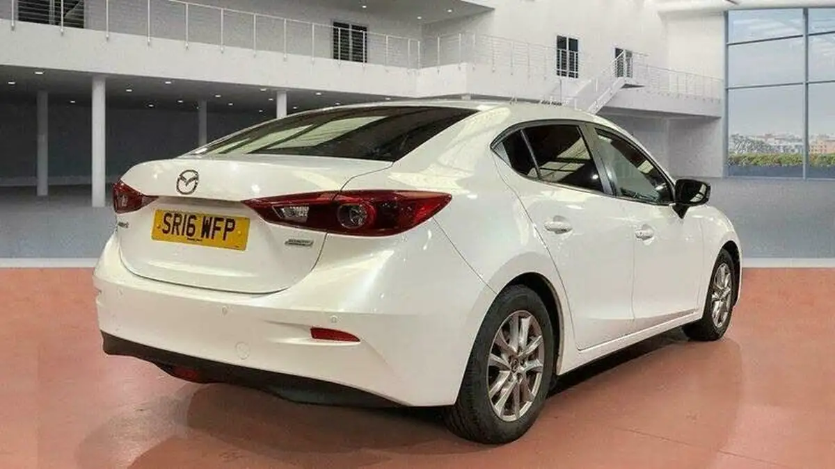 2016-mazda-mazda3-20-se-l-nav-skyactiv-g-fastback-4d-big-7