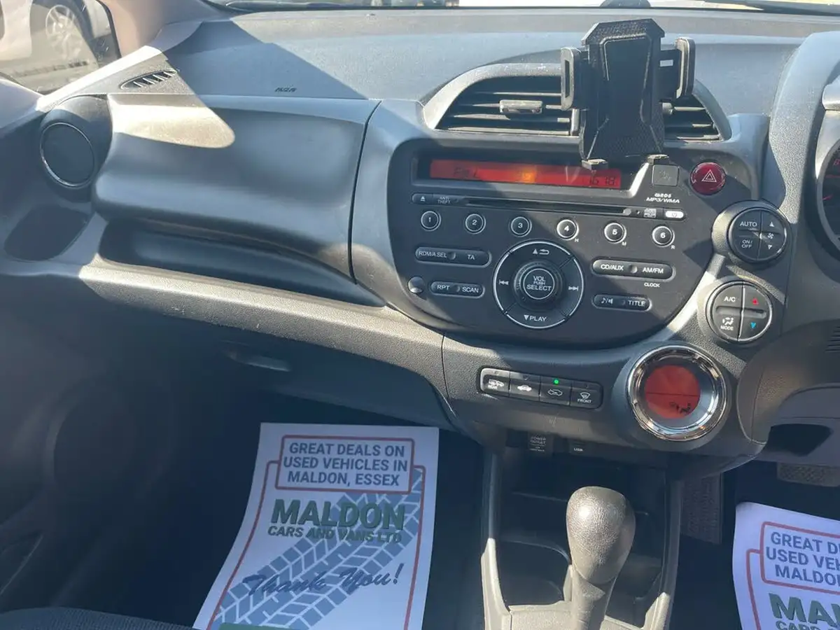 2014-honda-jazz-14-ex-big-12