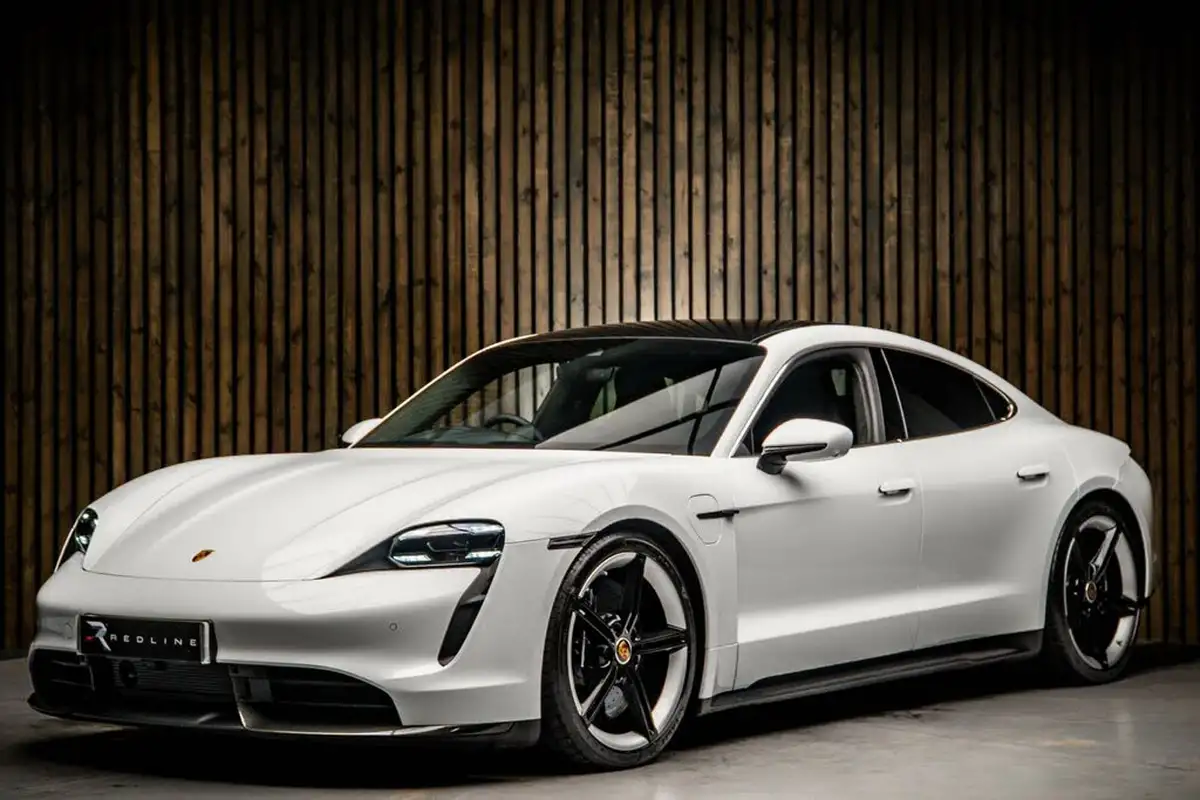 2022-porsche-taycan-e-turbo-s-big-6