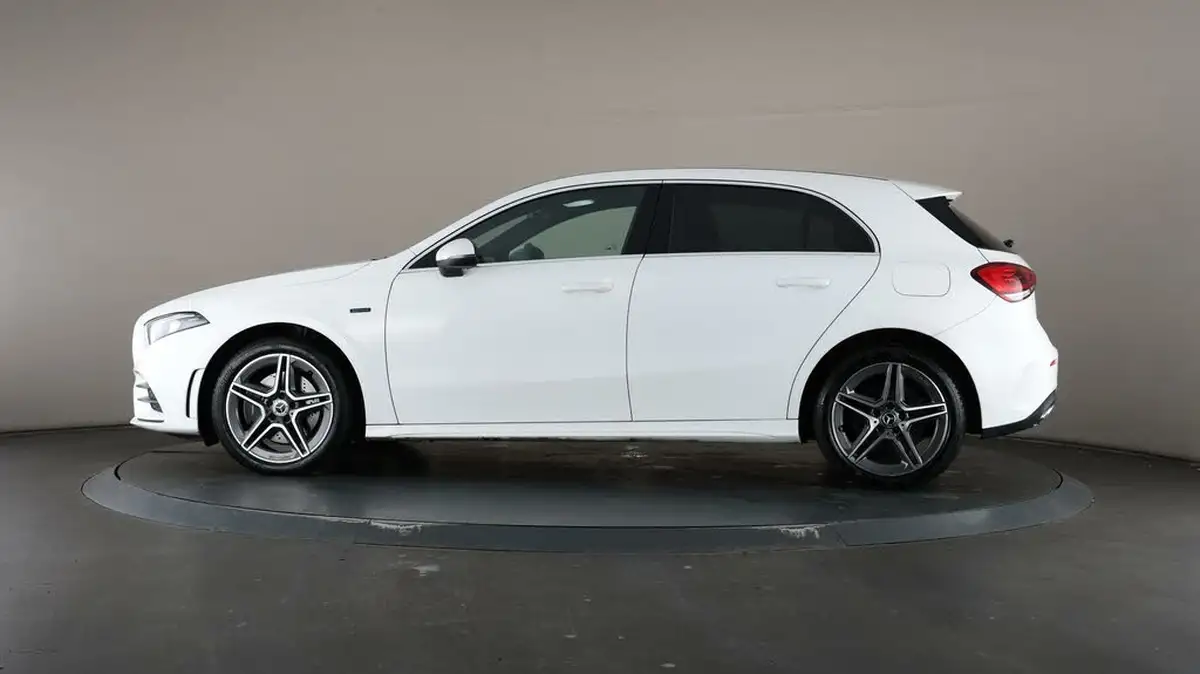 2021-mercedes-benz-a-class-13-a250e-amg-line-hatchback-5d-big-33